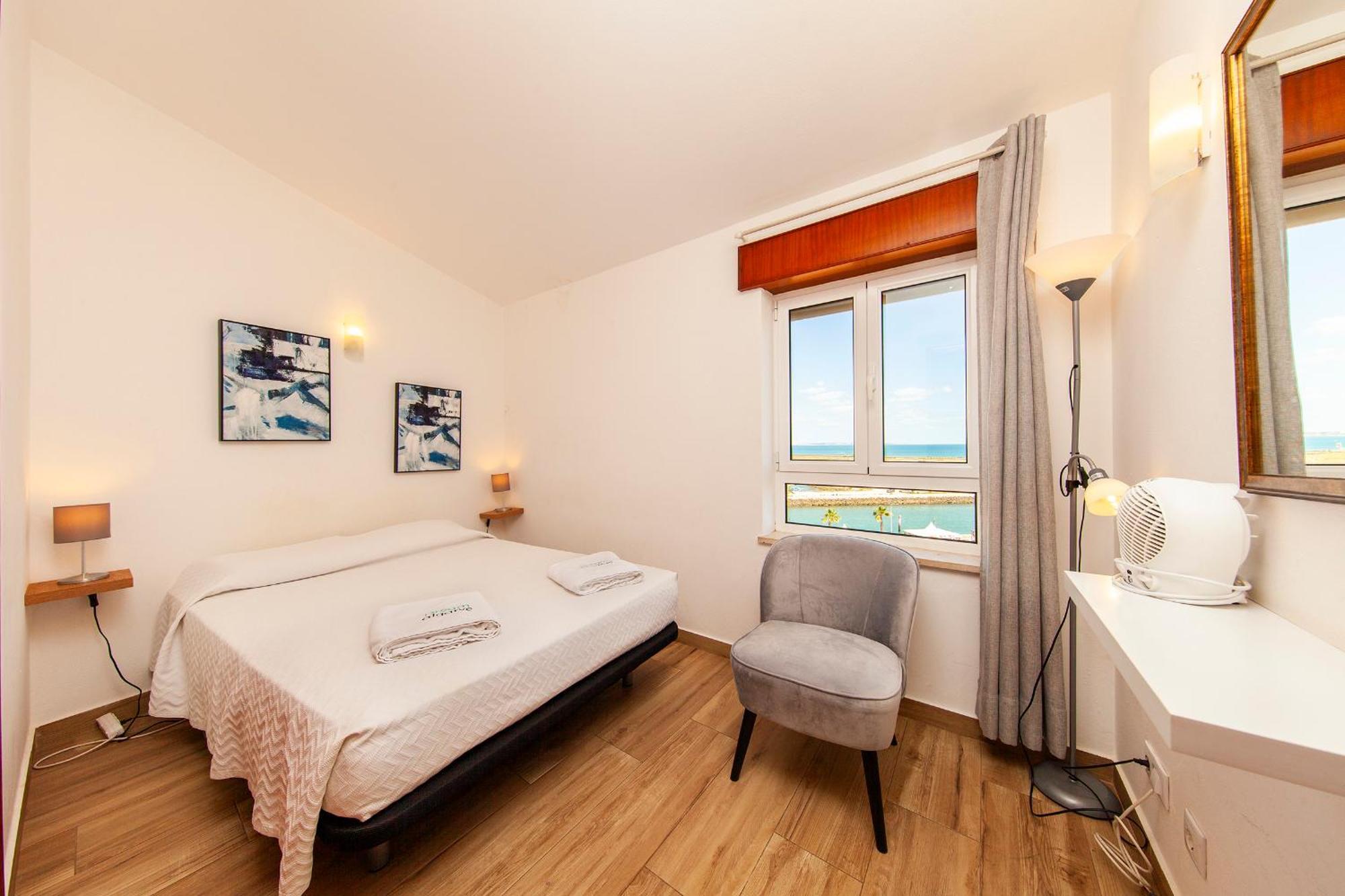 A38 - Rising Sun Top-Floor Flat ラゴス エクステリア 写真